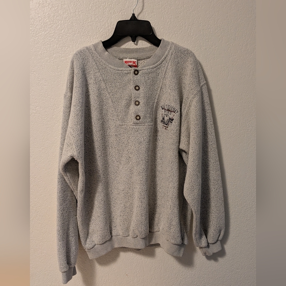 Vintage Walt Disney World Men's Gray Sweater with Embroidered Detail